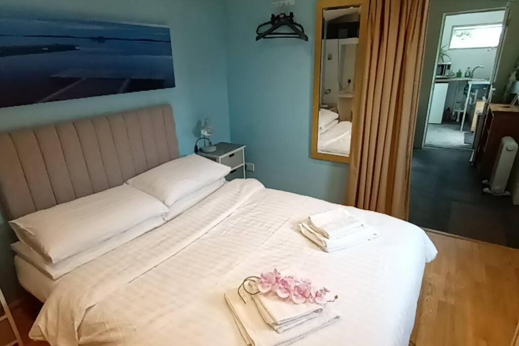 Private Suite In Oxfordshire, A40 Вітні Екстер'єр фото